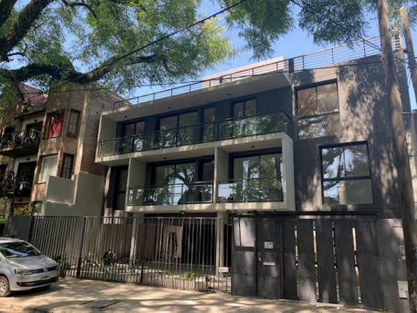**CERCA DE TODO**NUEVO VALOR* SAN ISIDRO CASCO HISTORICO** 3 AMBIENTES GRANDES CON COCHERA-PISO 1°