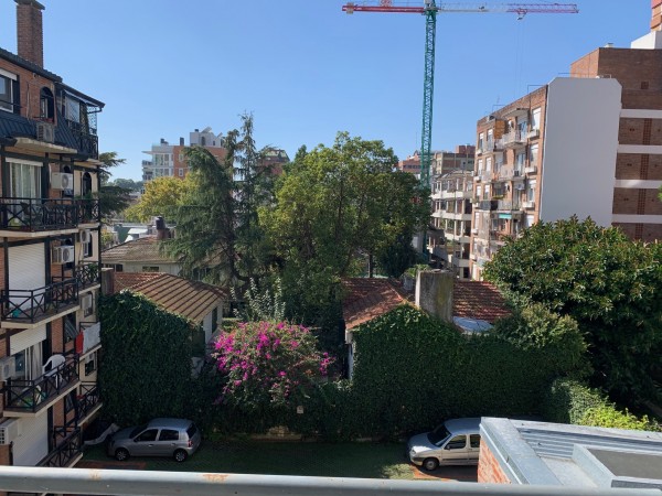-LINDISIMO DEPTO DE DOS AMBIENTES, CON BALCON, Y EXCELENTE UBICACION. VISTA ABIERTA CFTE