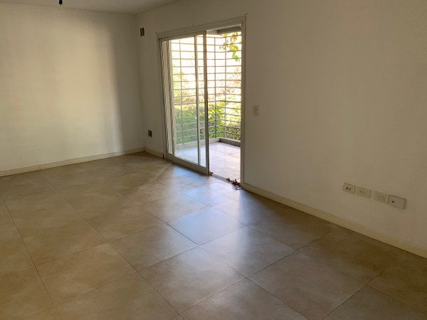 BAJO DE PRECIO-. DEPTO C/BALCON Y PARRILLA- COCHERA- DOS AMBIENTES AMPLIOS