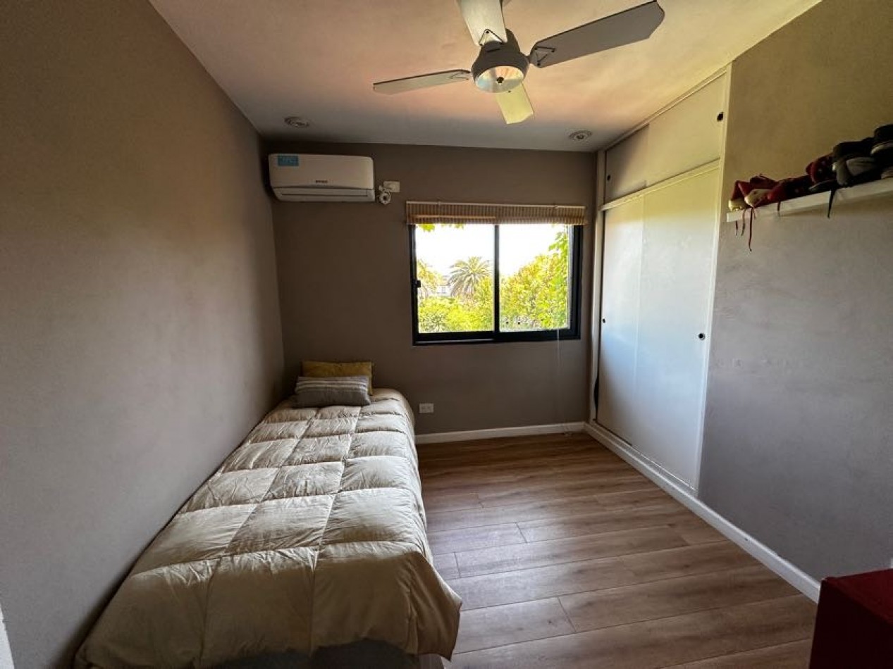 AMPLIA CASA EN EXCELENTE JARDIN Y PILETA