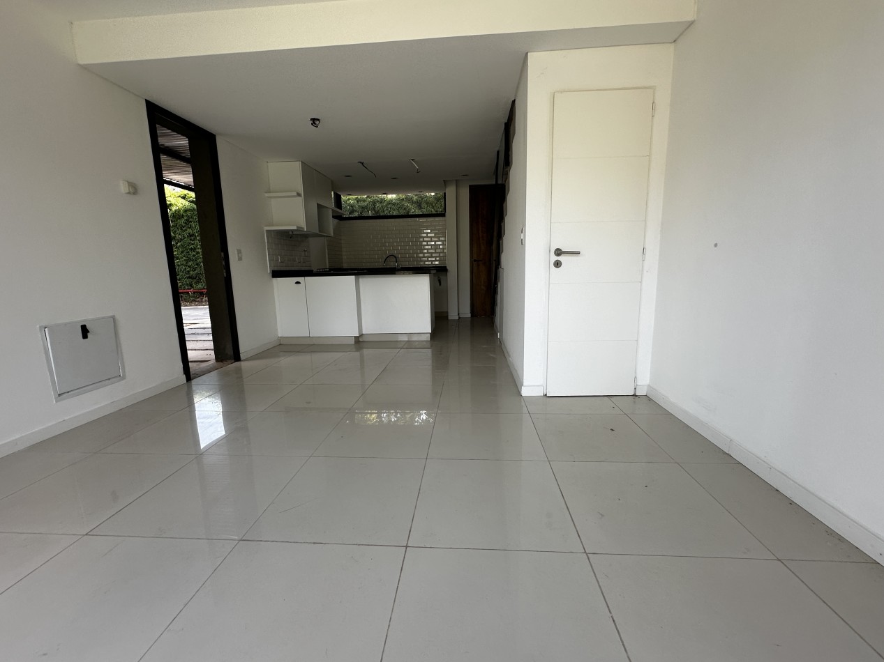 BARRIO LOS CIPRESES, CASA TIPO DUPLEX EN VENTA - A ESTRENAR