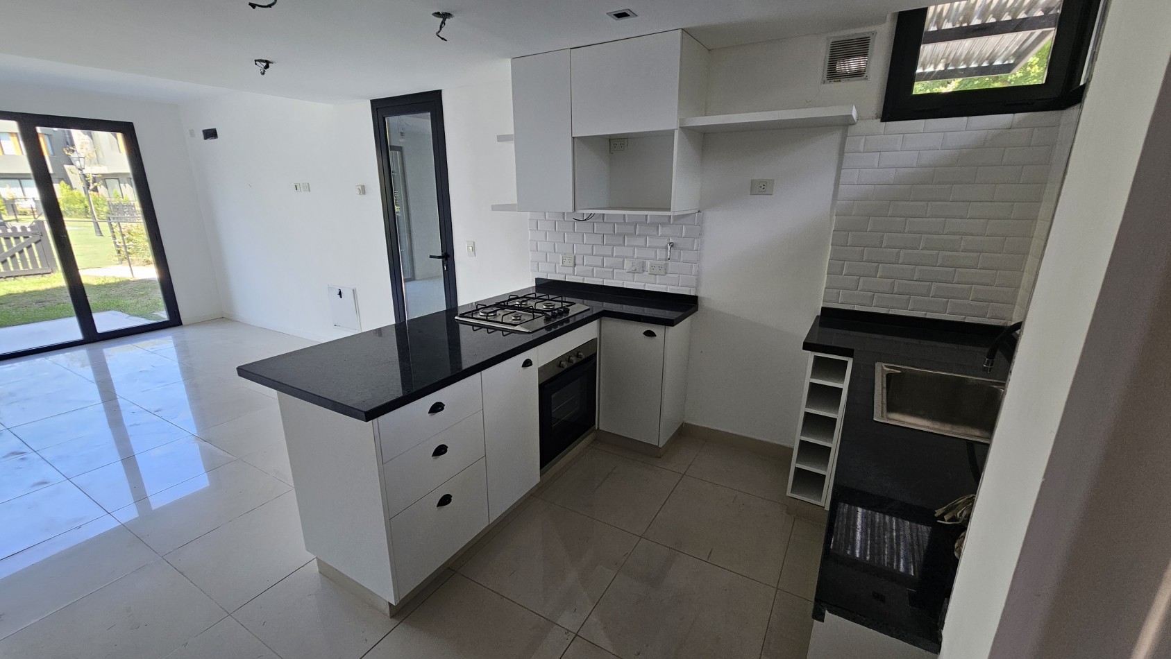 BARRIO LOS CIPRESES, CASA TIPO DUPLEX EN VENTA - A ESTRENAR