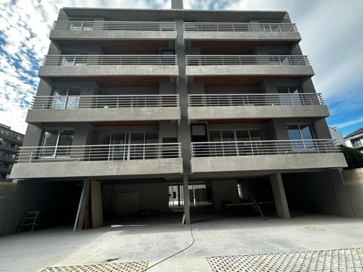 Departamento en Tigre en venta a estrenar, muy amplio con cochera