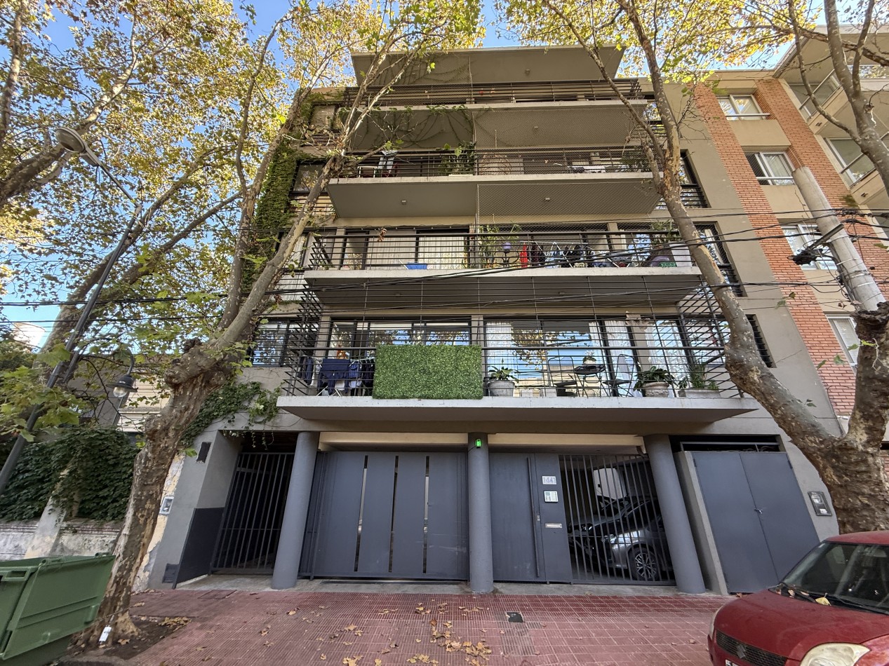 Departamento en venta de dos amplios ambientes con balcon 