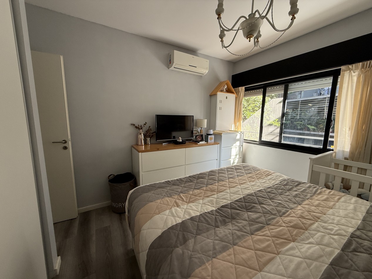 Departamento en venta de dos amplios ambientes con balcon 
