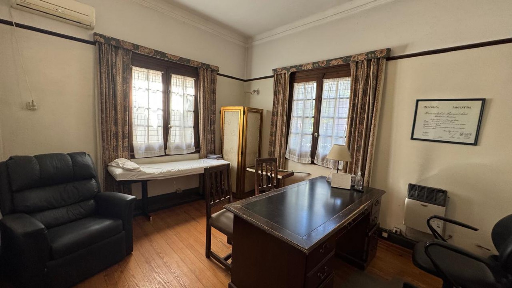Casa en venta en casco historico  San Isidro en una planta.