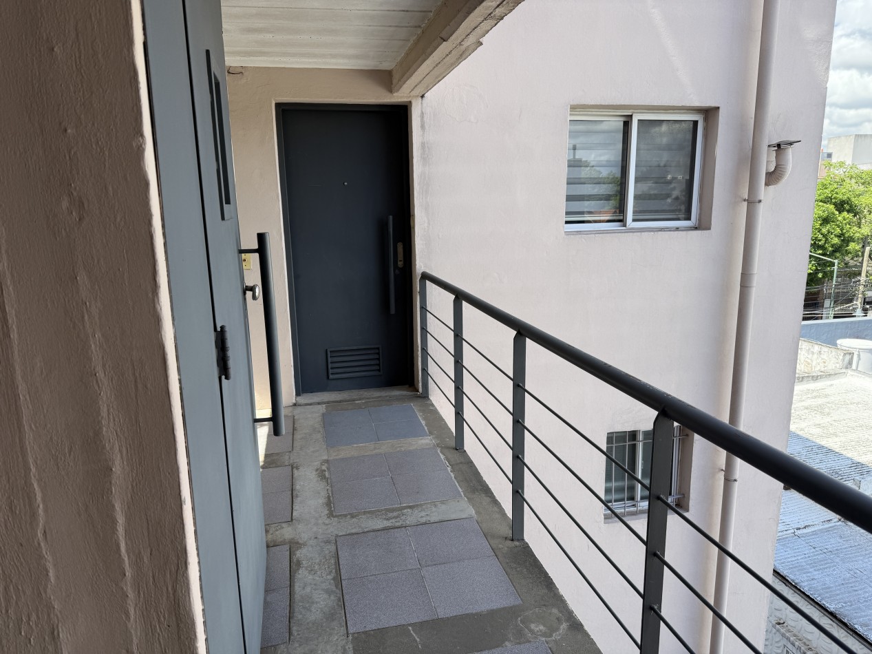 Departamento en duplex en alquiler con cochera por un año