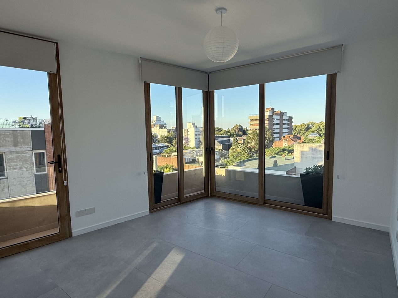 Departamento en San Isidro en alquiler con balcon terraza y cochera  a estrenar