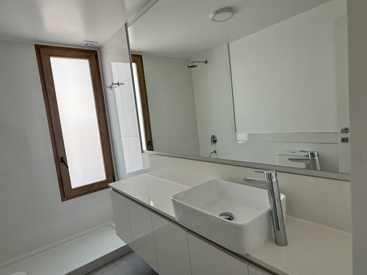 Departamento en San Isidro en alquiler con balcon terraza y cochera  a estrenar