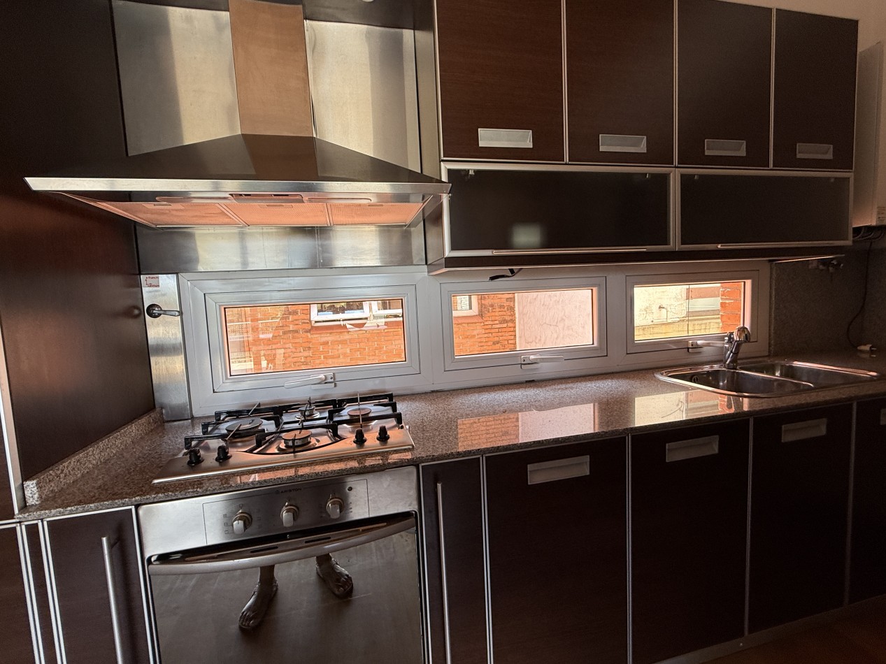 Departamento duplex en venta en San Isidro con terraza y cocheras