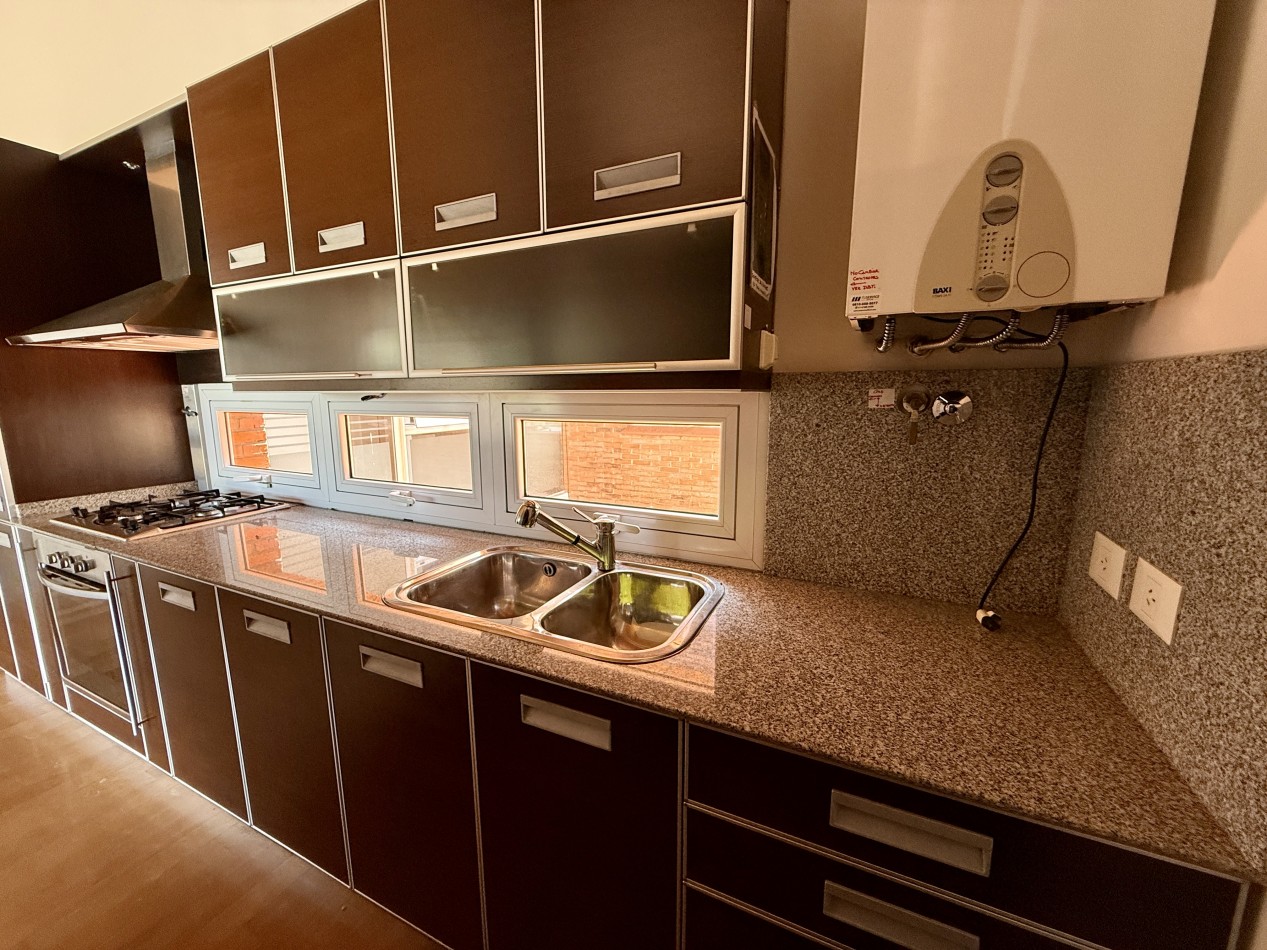 Departamento duplex en venta en San Isidro con terraza y cocheras