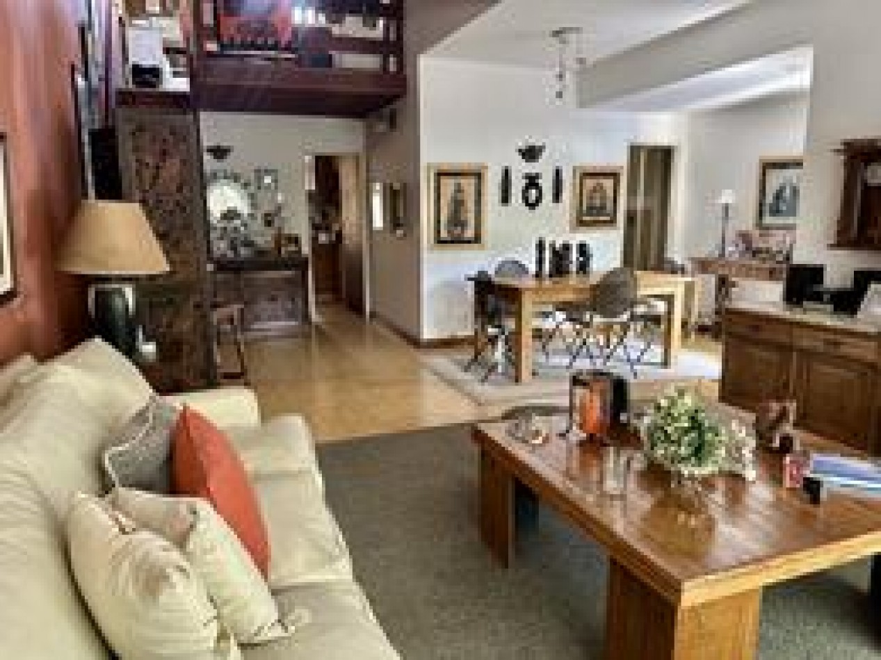 Casa en venta en Martinez con jardin en zona residencial
