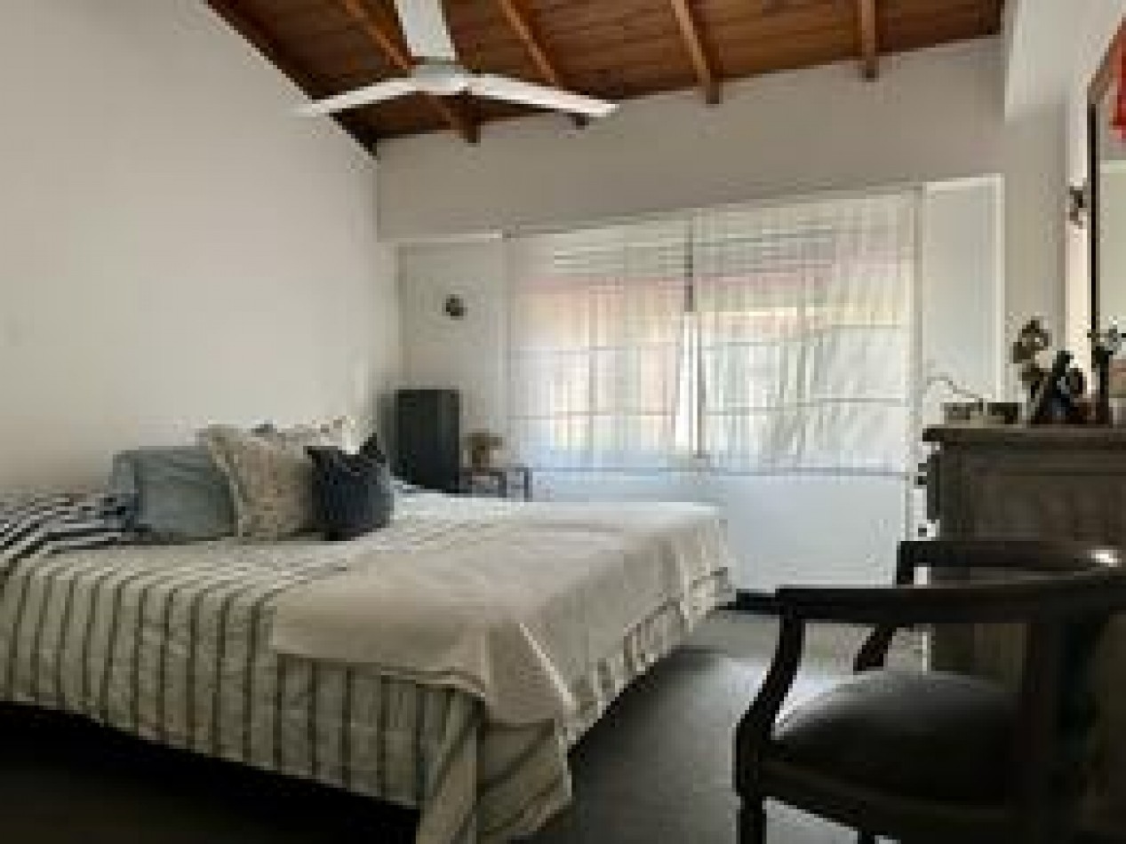 Casa en venta en Martinez con jardin en zona residencial