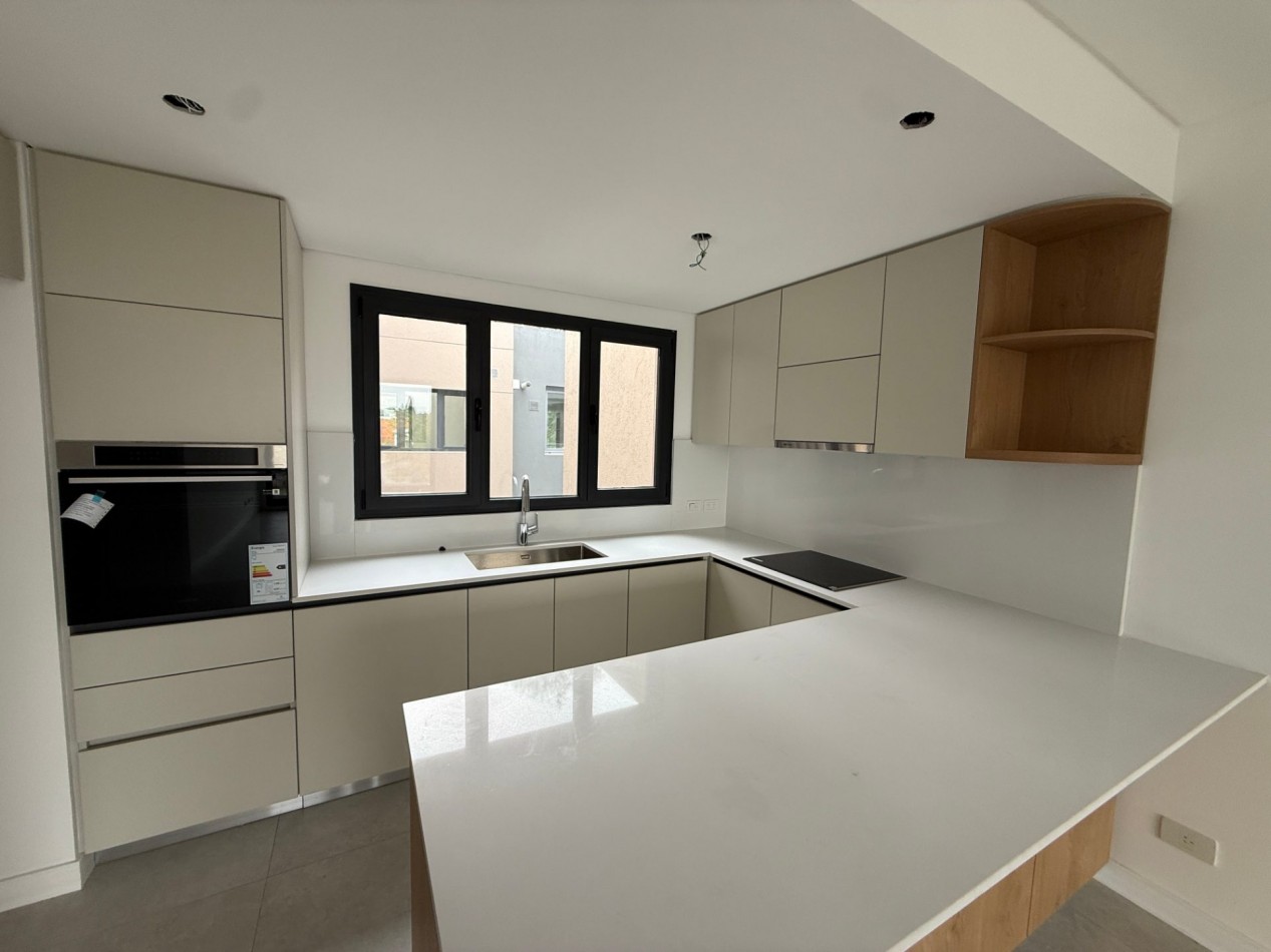 Departamento a estrenar en Venta en Acassuso con terraza , parrilla, pileta y cochera 