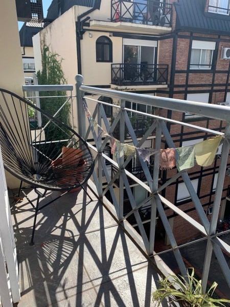-LINDISIMO DEPTO DE DOS AMBIENTES, CON BALCON, Y EXCELENTE UBICACION. VISTA ABIERTA CFTE