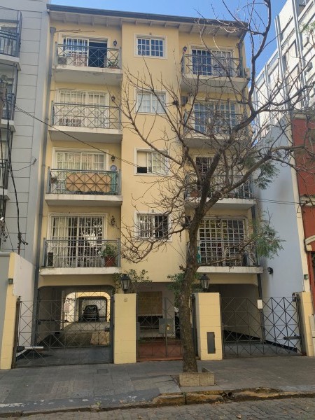 -LINDISIMO DEPTO DE DOS AMBIENTES, CON BALCON, Y EXCELENTE UBICACION. VISTA ABIERTA CFTE