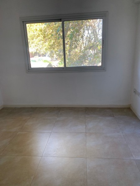 BAJO DE PRECIO-. DEPTO C/BALCON Y PARRILLA- COCHERA- DOS AMBIENTES AMPLIOS