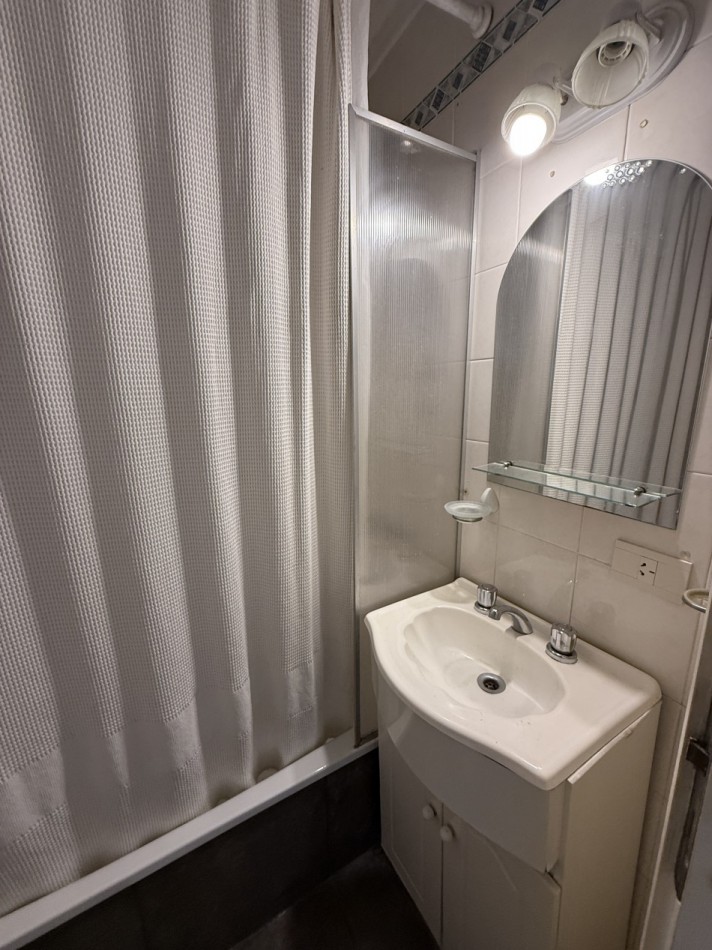 DEPARTAMENTO EN ALQUILER AL CONTRAFRENTE CON BALCON