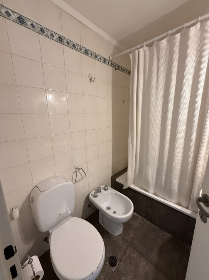 DEPARTAMENTO EN ALQUILER AL CONTRAFRENTE CON BALCON