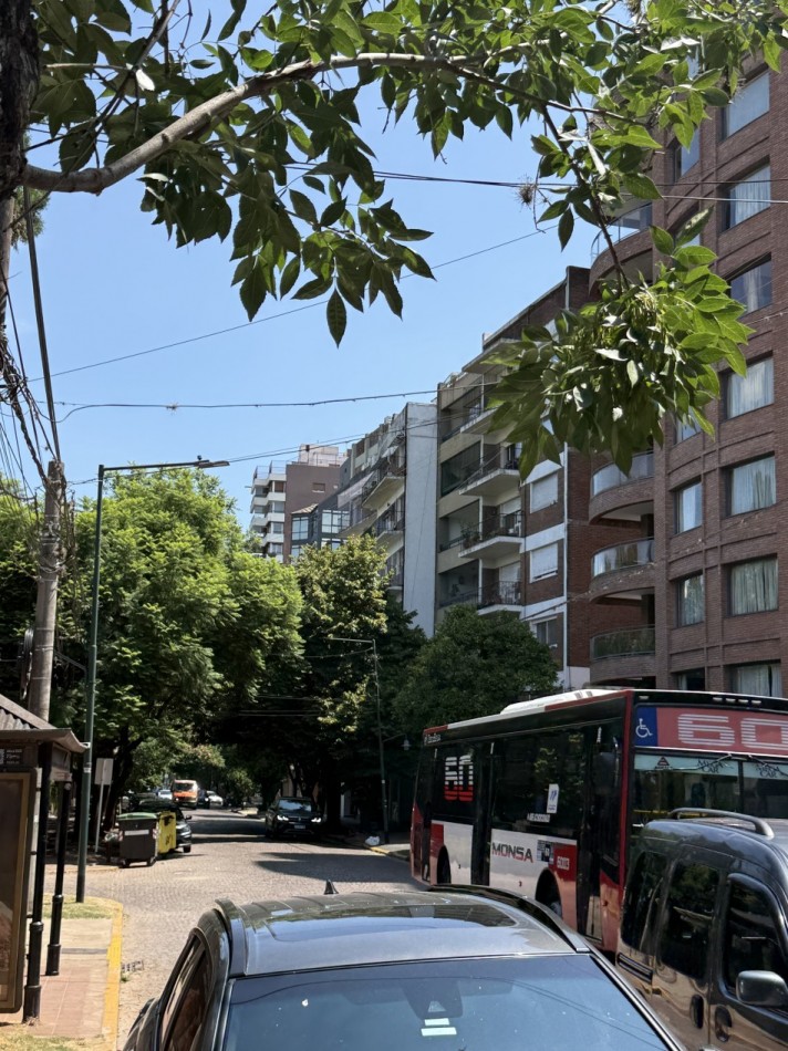 Departamento duplex en venta en San Isidro con terraza y cocheras
