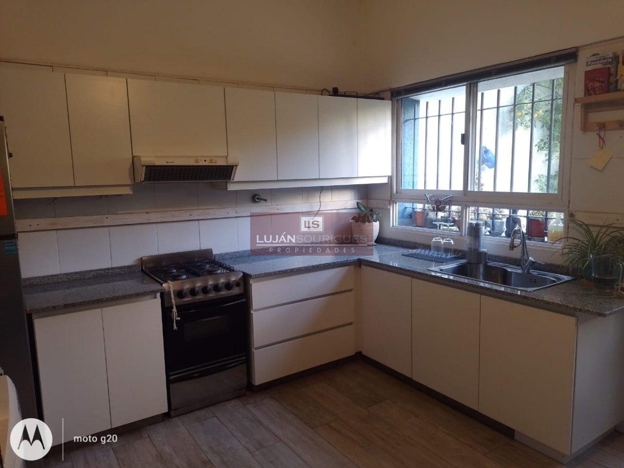 Casa tipo duplex en Beccar en venta con jardin