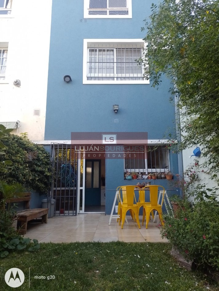 Casa tipo duplex en Beccar en venta con jardin