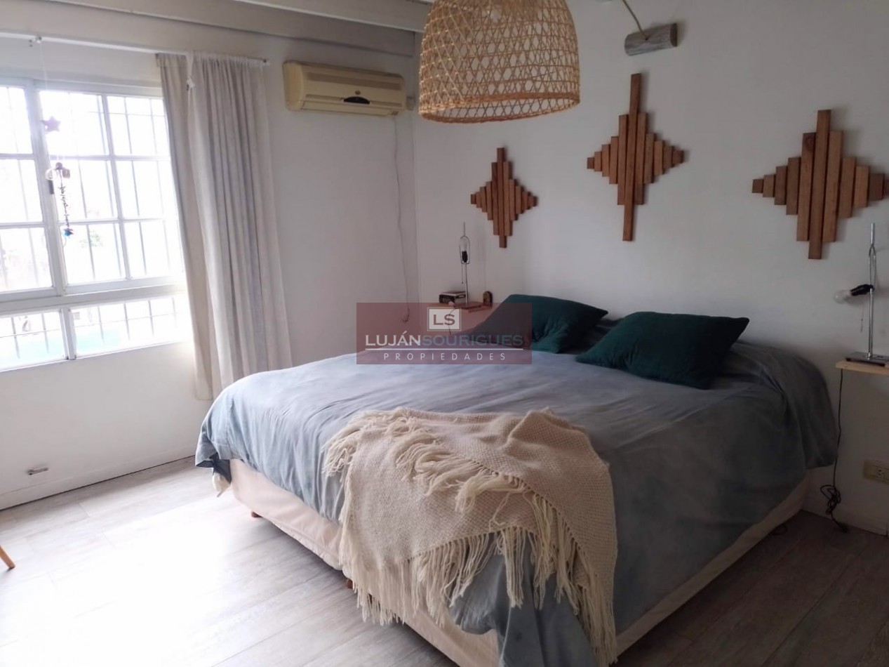 Casa tipo duplex en Beccar en venta con jardin