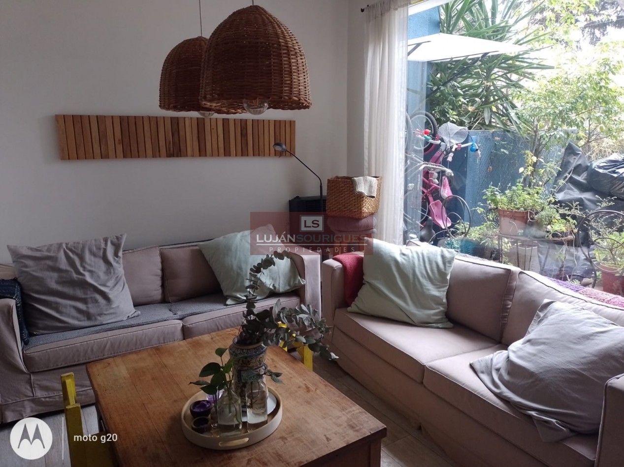 Casa tipo duplex en Beccar en venta con jardin