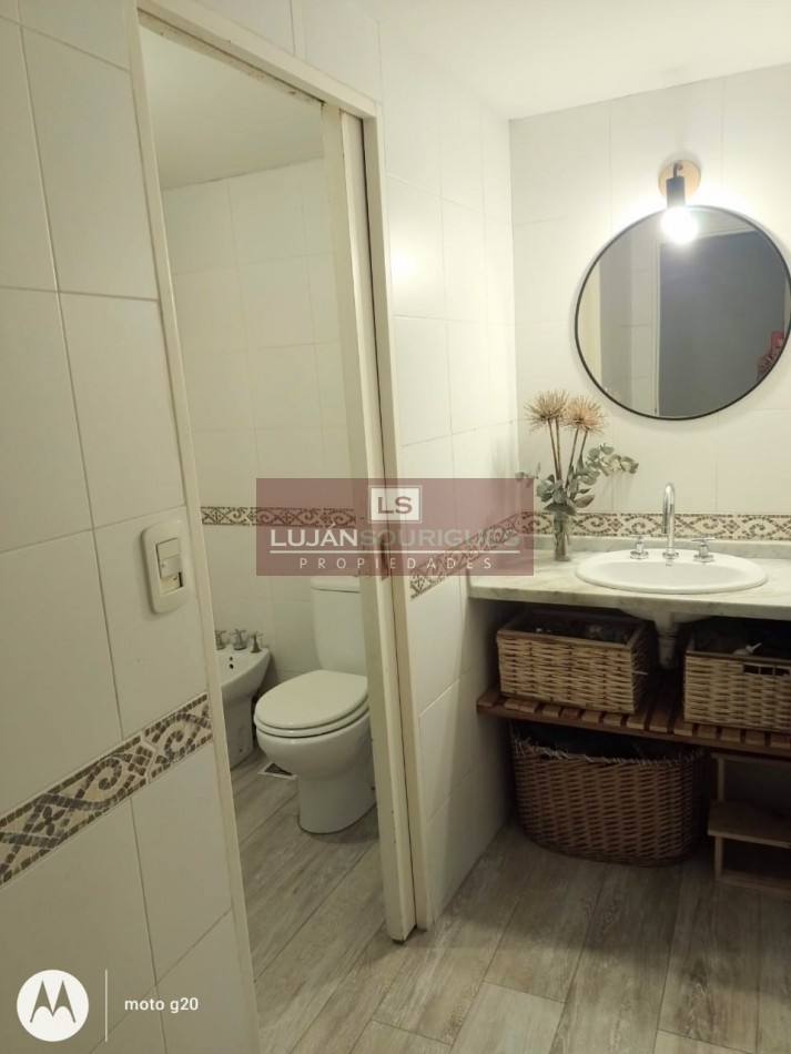 Casa tipo duplex en Beccar en venta con jardin