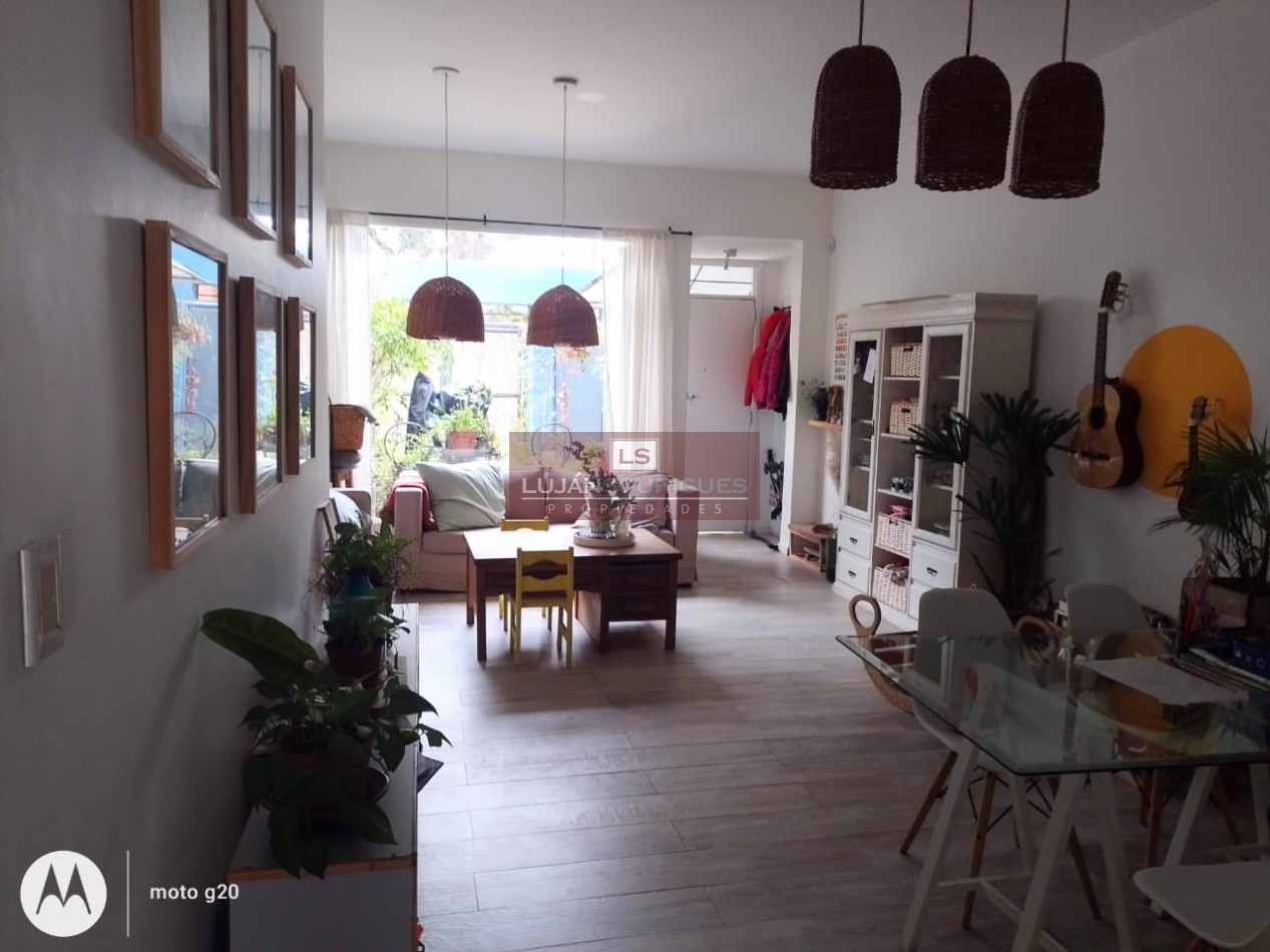 Casa tipo duplex en Beccar en venta con jardin