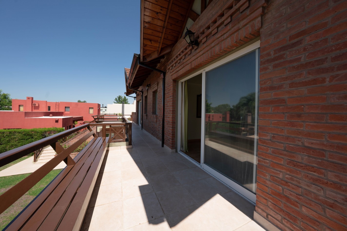 STA MARIA DE TIGRE. CASA EN VENTA, AMARRA PROPIA EN LOTE CON SALIDA DIRECTA AL RIO, VENTA