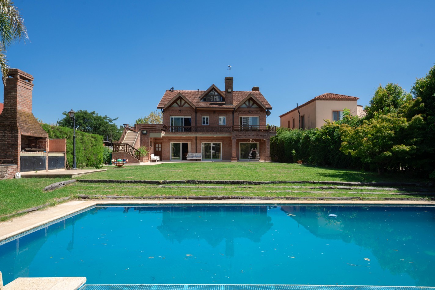 CASA EN VENTA CON SALIDA AL RIO Y AMARRA EN BARRIO SANTA MARIA DE TIGRE