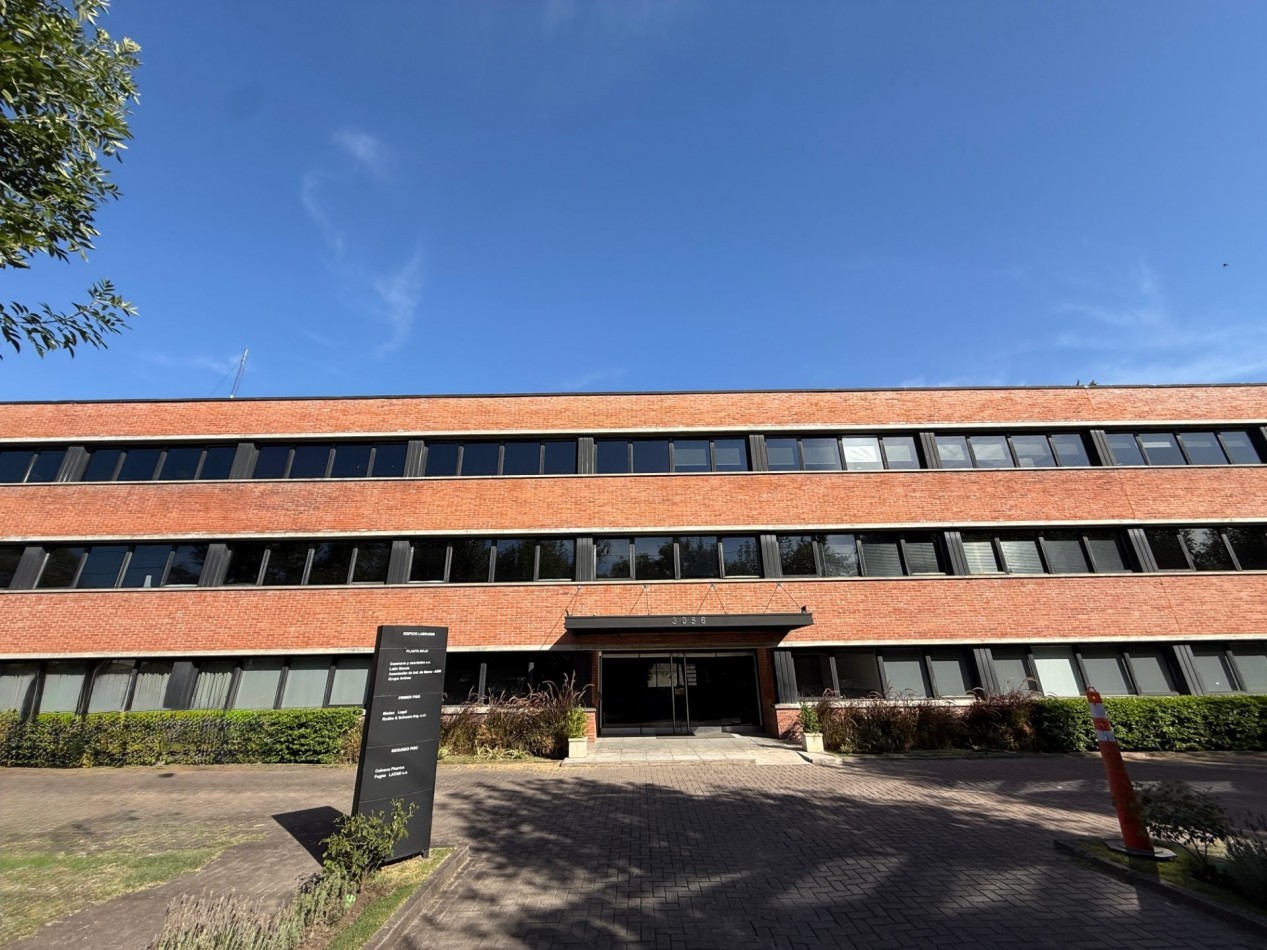 Oficina en alquiler/Venta con cocheras en Lomas San Isidro