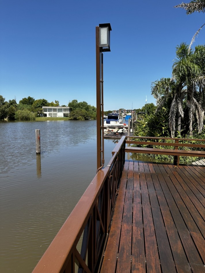 CASA EN VENTA CON SALIDA AL RIO Y AMARRA EN BARRIO SANTA MARIA DE TIGRE