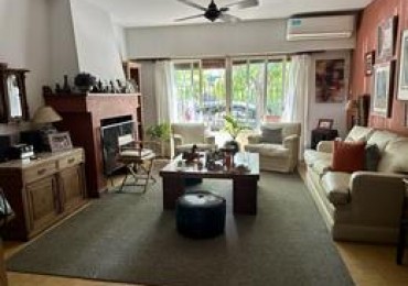 Casa en venta en Martinez con jardin en zona residencial